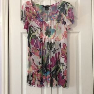 Simply Irresistible floral top 🎀🌺